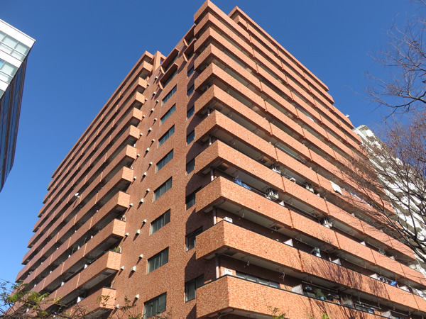 ライオンズマンション初台の外観