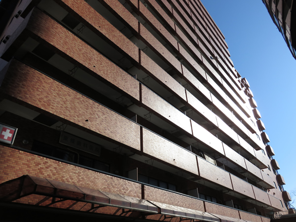 ライオンズマンション初台の外観