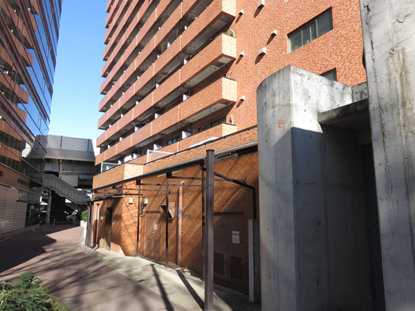 ライオンズマンション初台の外観