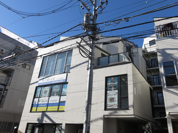 センチュリー初台の外観