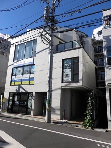 センチュリー初台の外観