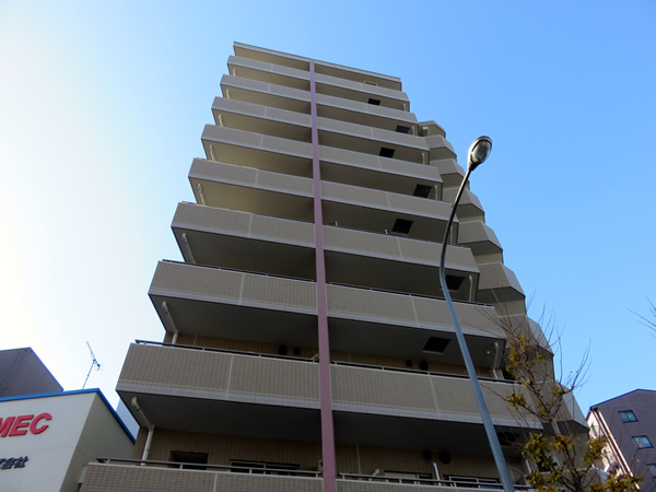 センチュリー新横浜いちょう通りの外観