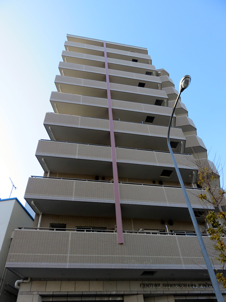 センチュリー新横浜いちょう通りの外観