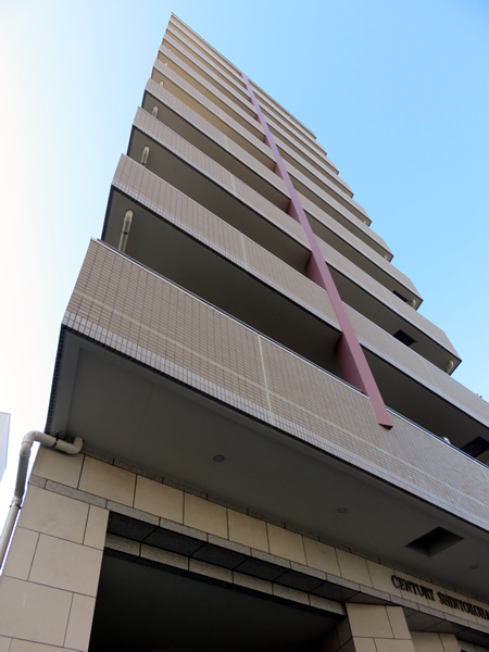 センチュリー新横浜いちょう通りの外観