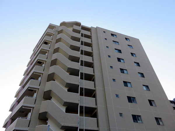 センチュリー新横浜いちょう通りの外観