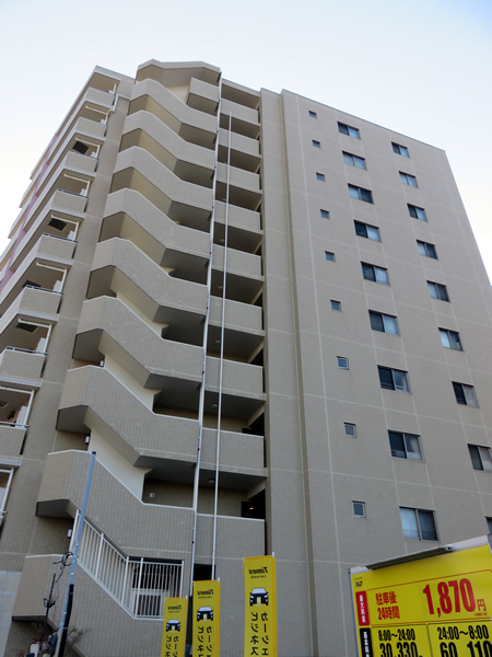 センチュリー新横浜いちょう通りの外観