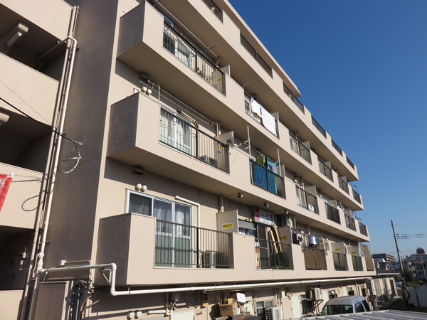 カーサ相模台H棟の外観