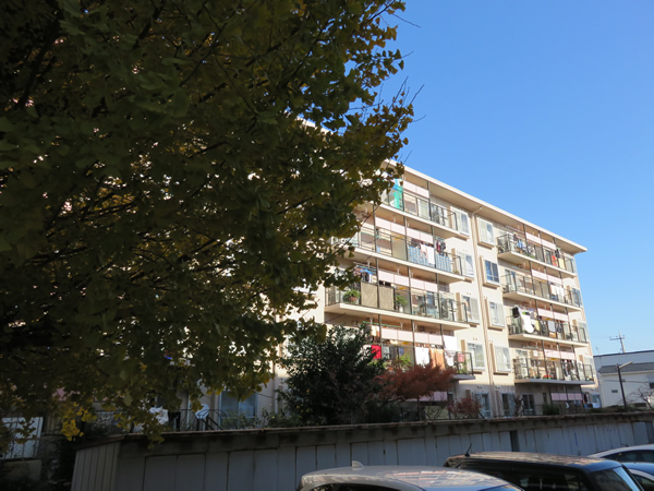 カーサ相模台F棟の外観