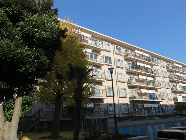 カーサ相模台Ａ棟の外観