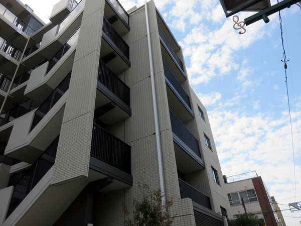 リーフィアレジデンス東林間の外観