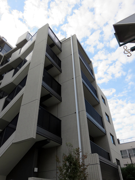 リーフィアレジデンス東林間の外観