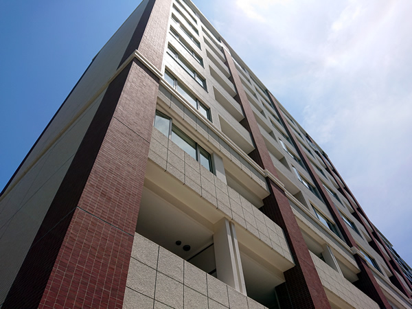 横浜関内プラッツの外観