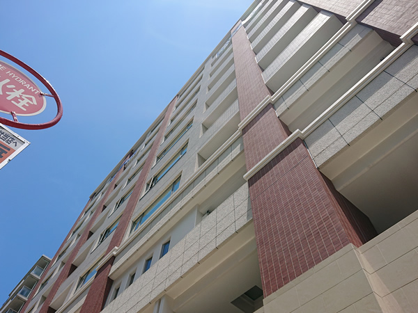 横浜関内プラッツの外観