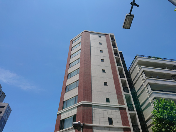 横浜関内プラッツの外観