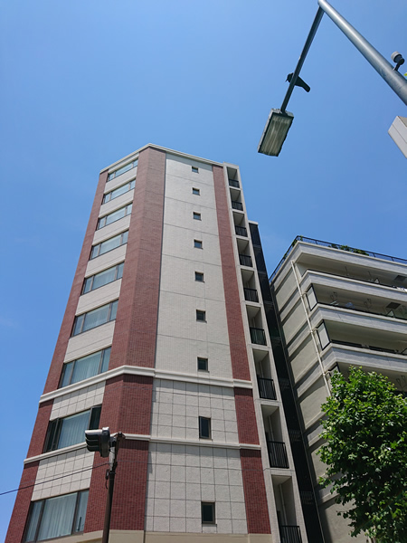 横浜関内プラッツの外観