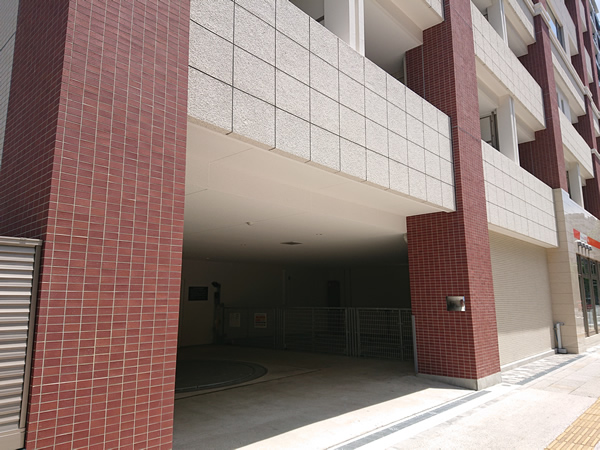 横浜関内プラッツの外観