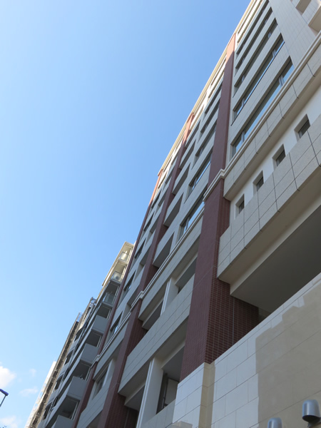 横浜関内プラッツの外観