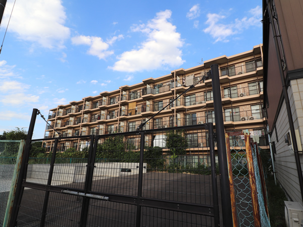 日神パレステージ所沢の外観