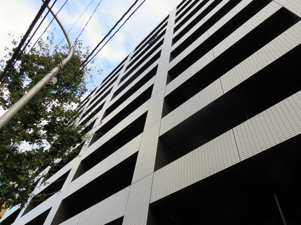 フェニックスヨコハマスクエアの外観