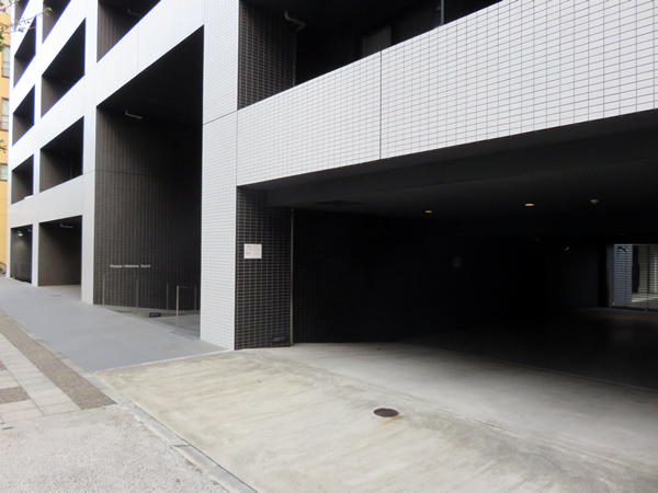 フェニックスヨコハマスクエアの外観