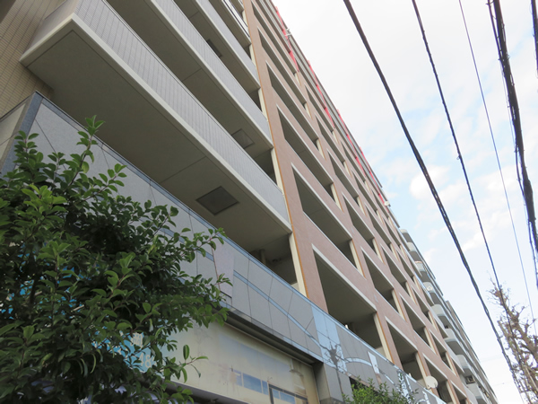 リブゼ横浜ブロードステージの外観