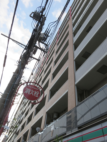 リブゼ横浜ブロードステージの外観