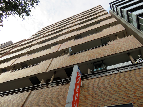 モナーク伊勢佐木の外観