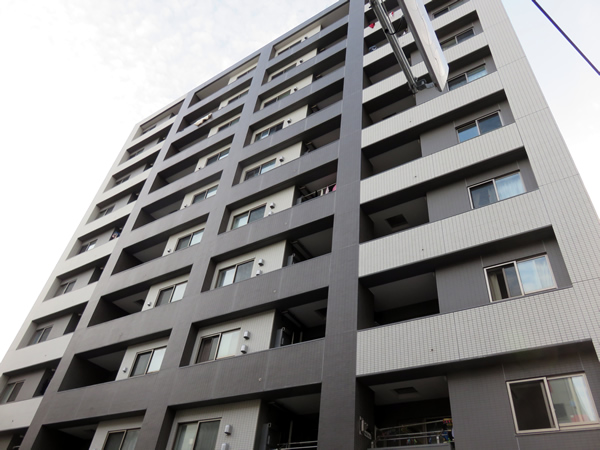 プレシス関内千歳公園の外観