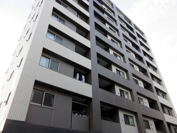 プレシス関内千歳公園の外観