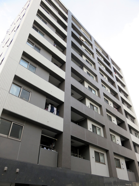 プレシス関内千歳公園の外観