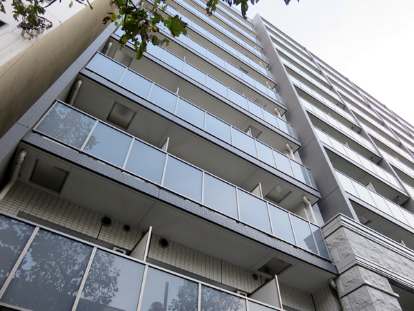 ガーラ横濱関内グランドステージの外観