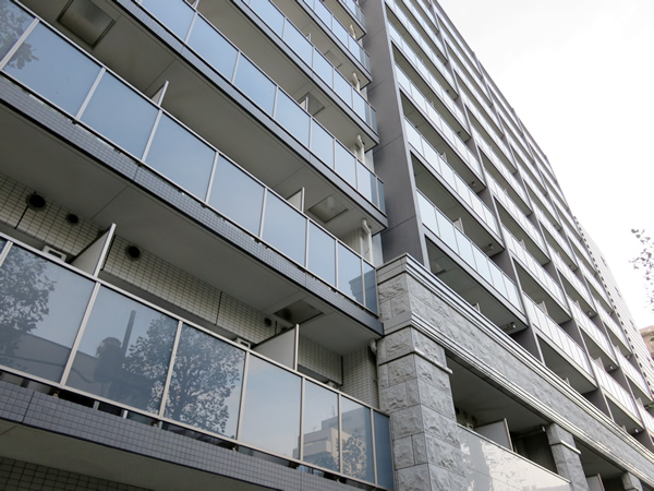 ガーラ横濱関内グランドステージの外観