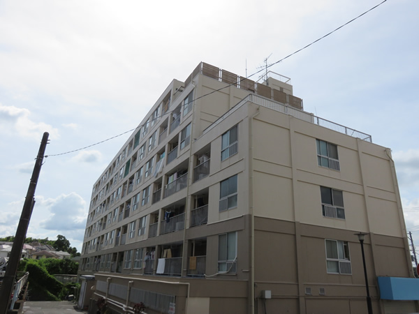 篠原コーポラスE棟の外観