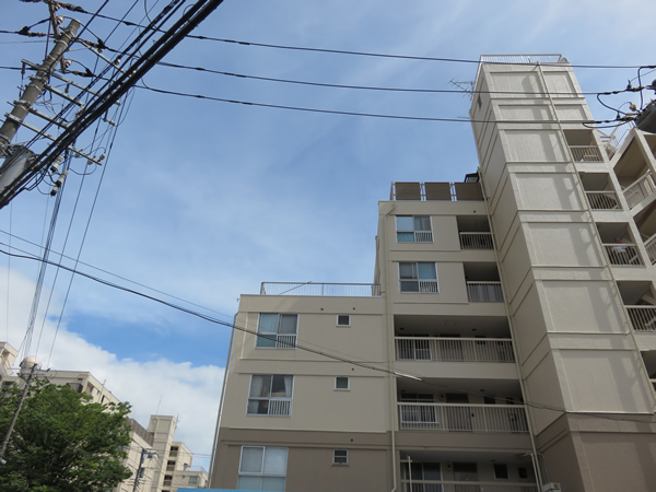 篠原コーポラスE棟の外観