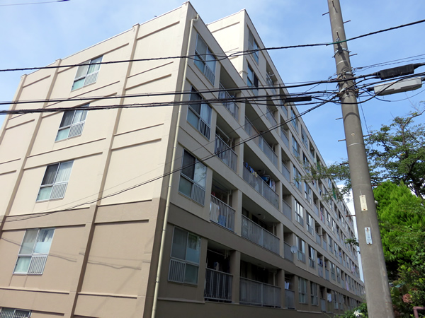 篠原コーポラスC棟の外観