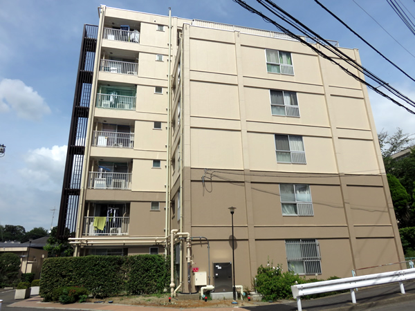 篠原コーポラスC棟の外観