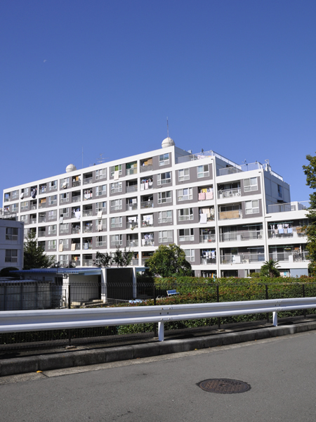 篠原コーポラスB棟の外観