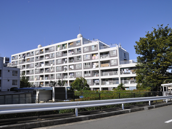 篠原コーポラスB棟の外観