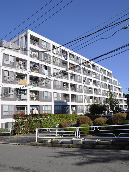 篠原コーポラスB棟の外観