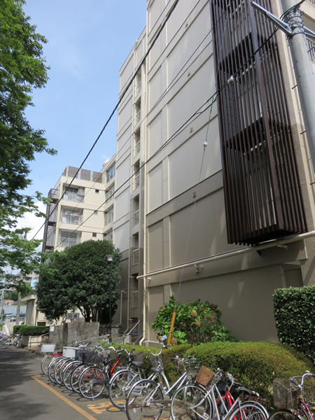 篠原コーポラスB棟の外観