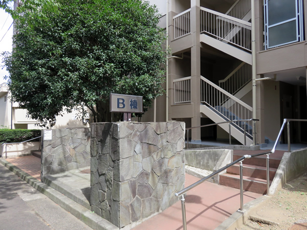 篠原コーポラスB棟の外観