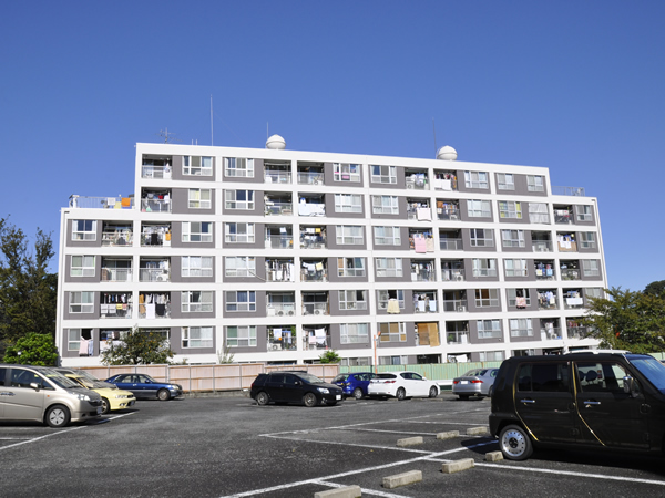 篠原コーポラスA棟の外観