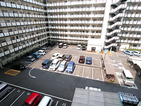 秀和めじろ台レジデンスの外観