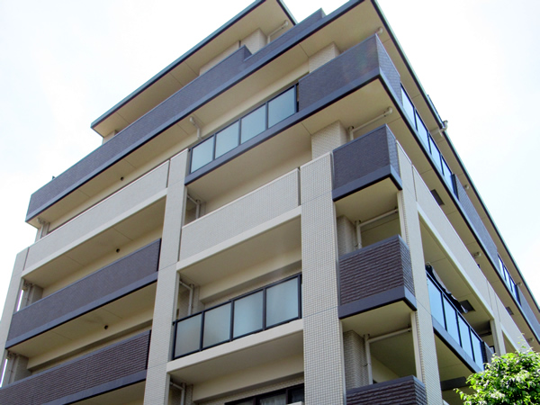 レクセルマンション常盤平さくら通りの外観