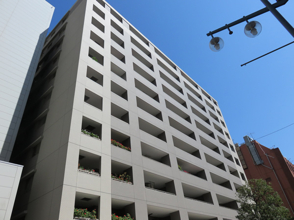 ライオンズステージ関内メダリオンの外観