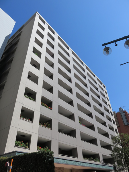 ライオンズステージ関内メダリオンの外観