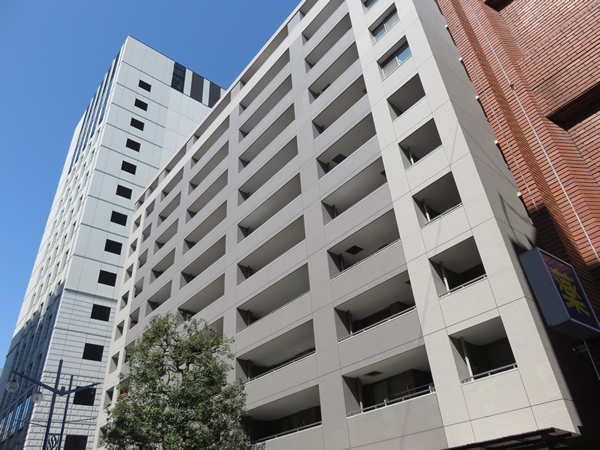 ライオンズステージ関内メダリオンの外観