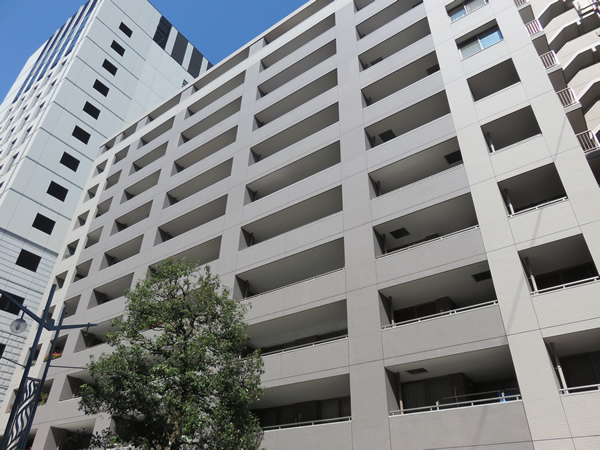 ライオンズステージ関内メダリオンの外観