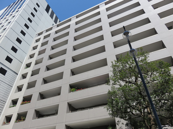 ライオンズステージ関内メダリオンの外観