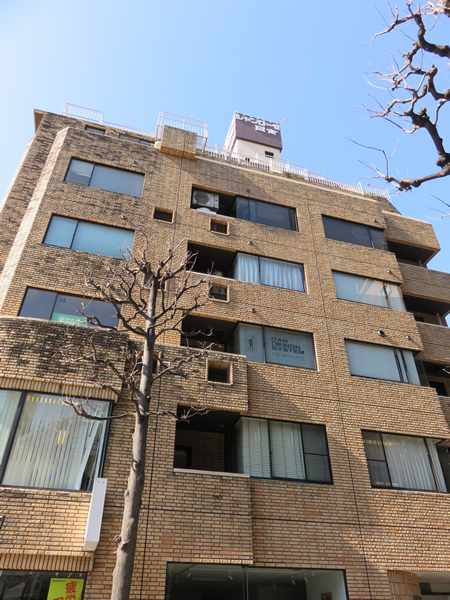 シャンローゼ関内の外観